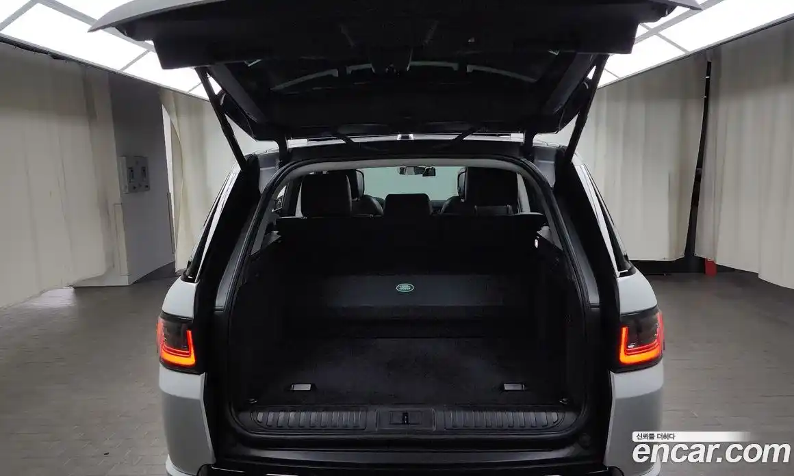 Land Rover Range-Rover Sport 2018 3.0 Автомат в Москве № 166465, фото 20