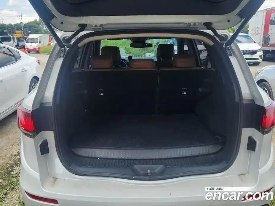 Renault QM6 2024 2.0 Автомат в Москве № 205835, фото 17