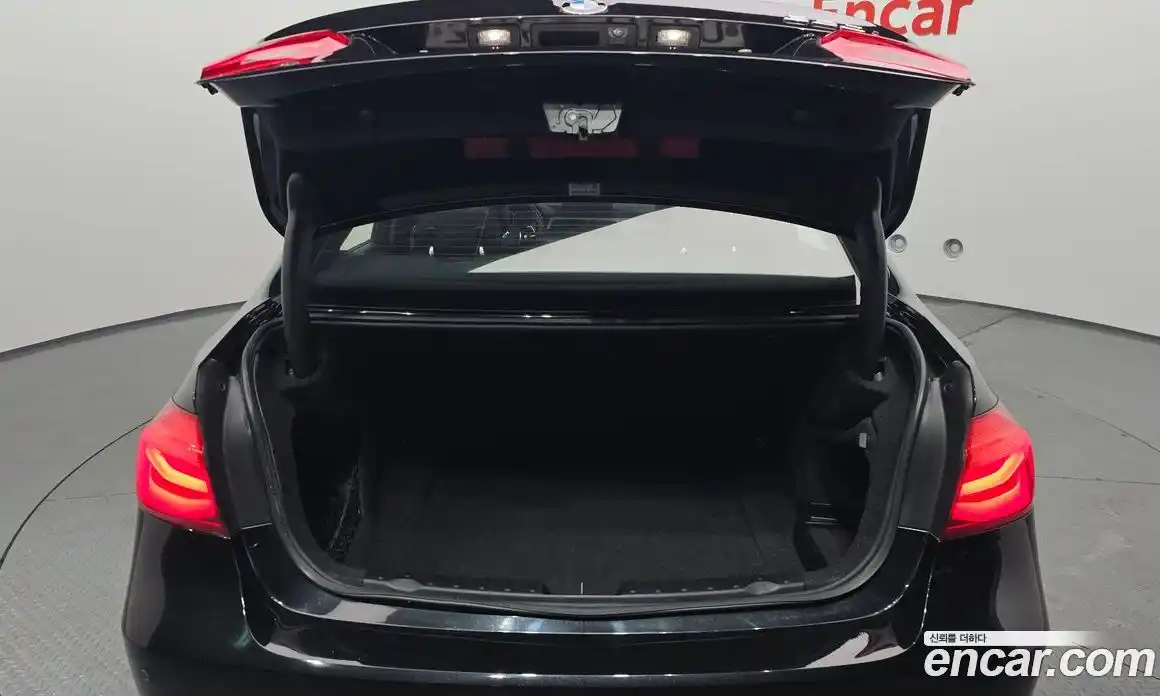 BMW 3-Series 2018 2.0 Автомат в Москве № 211664, фото 20