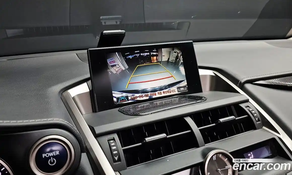 Lexus NX 2017 2.5 Автомат в Москве № 214615, фото 17