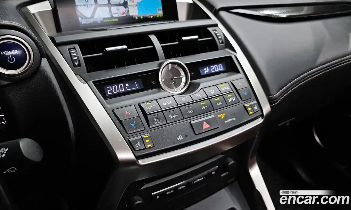 Lexus NX 2017 2.5 Автомат в Москве № 214615, фото 18