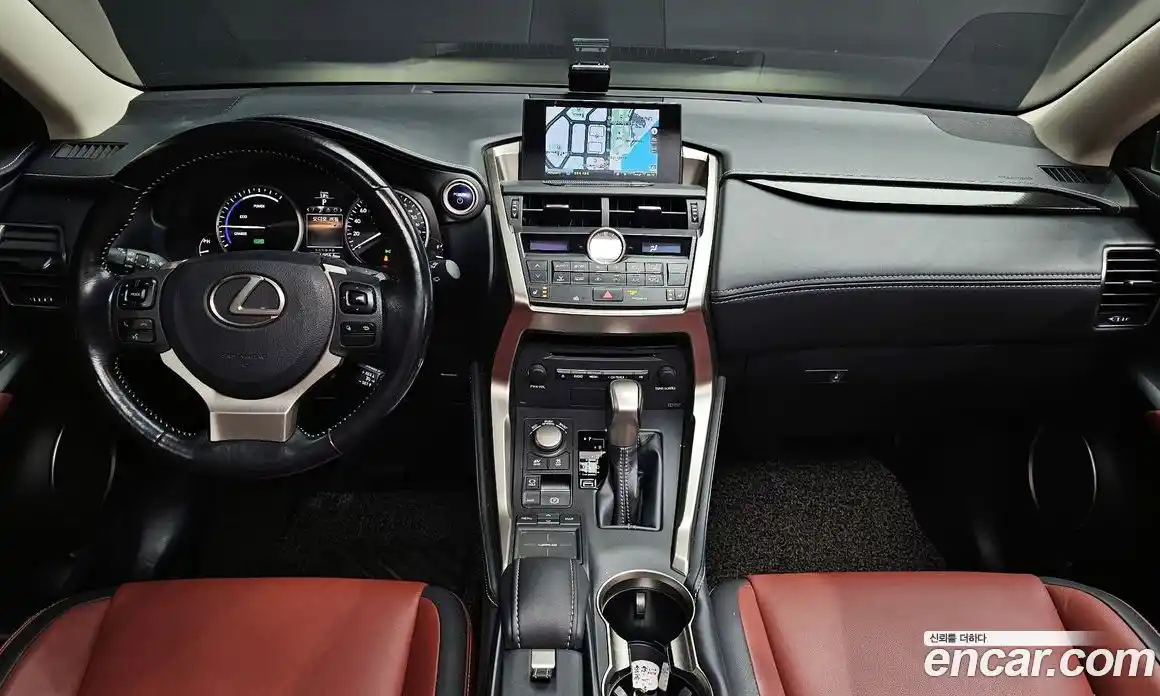 Lexus NX 2017 2.5 Автомат в Москве № 214615, фото 7