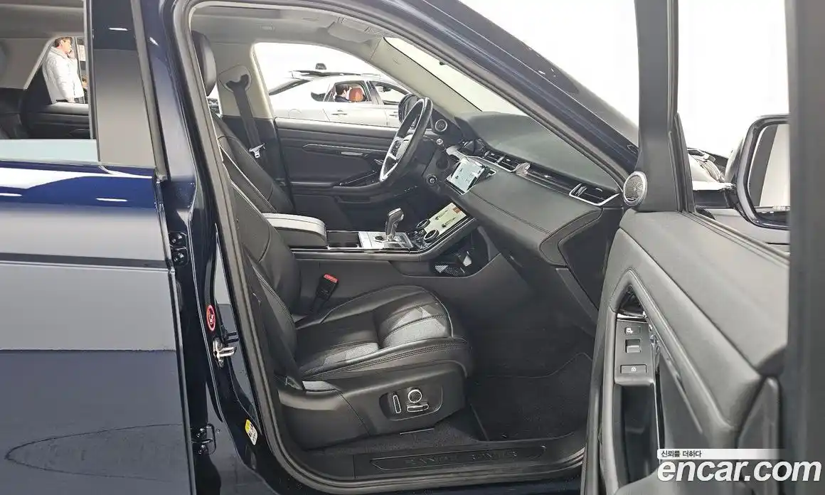 Land Rover Range-Rover Evoque 2022 2.0 Автомат в Москве № 231243, фото 11