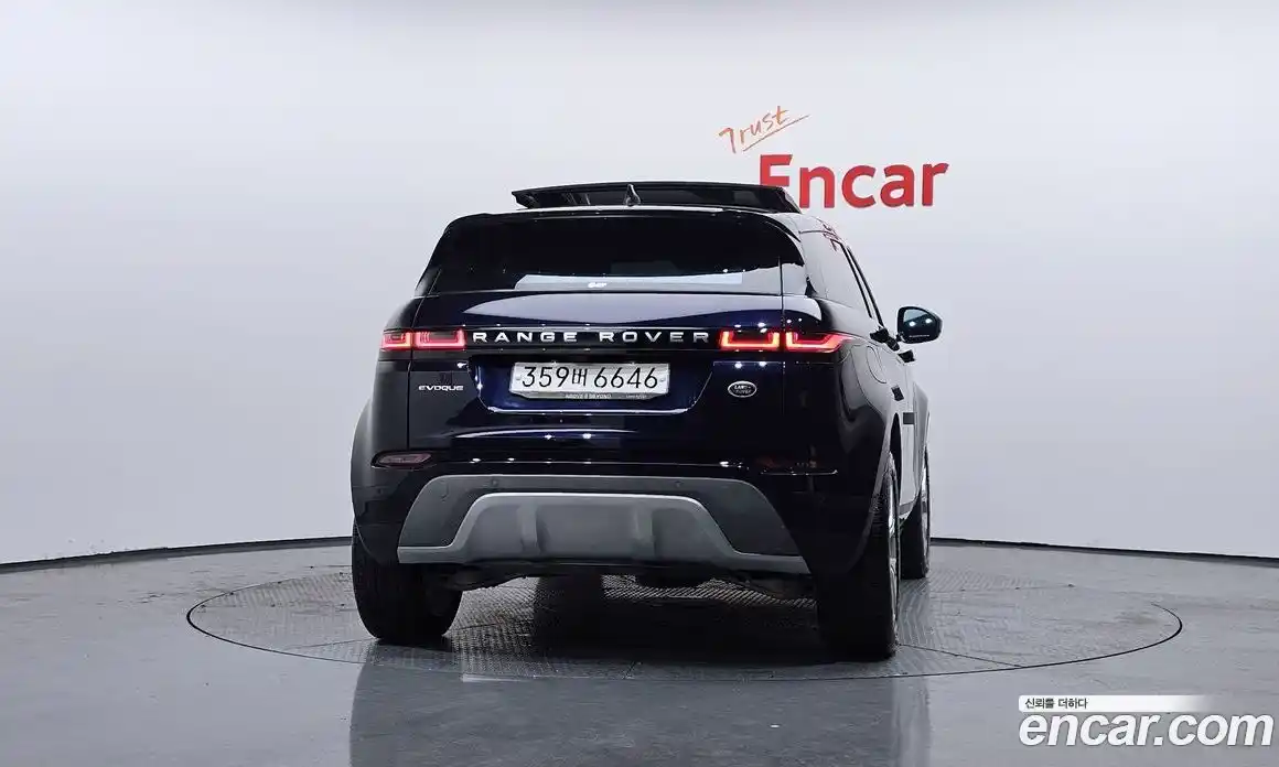 Land Rover Range-Rover Evoque 2022 2.0 Автомат в Москве № 231243, фото 4