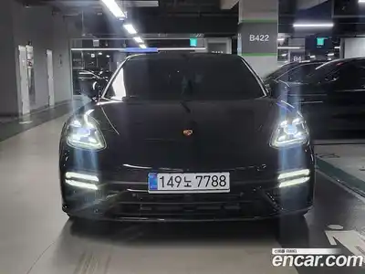 Porsche Panamera, 2023