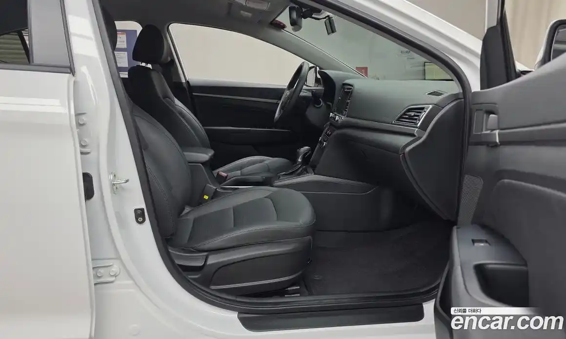 Hyundai Avante 2017 1.6 Автомат в Москве № 714295, фото 11