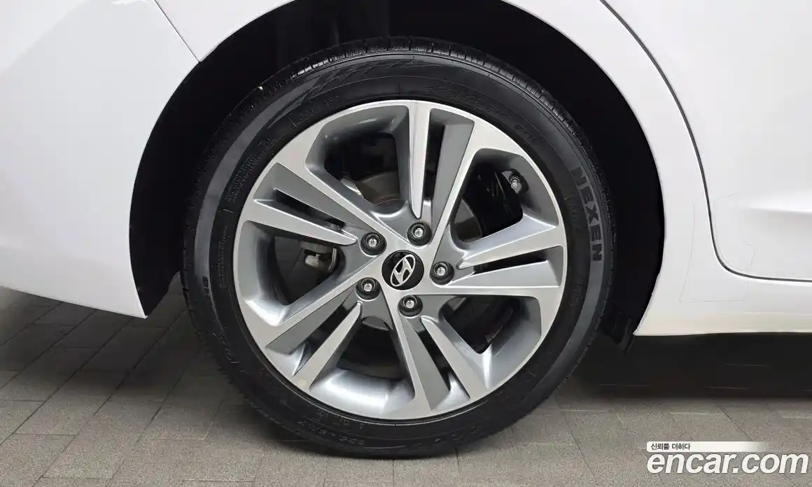 Hyundai Avante 2017 1.6 Автомат в Москве № 714295, фото 5