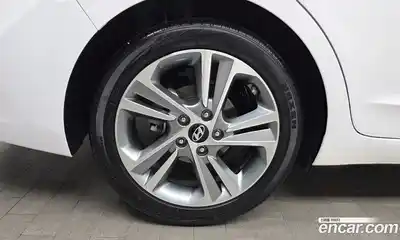 Hyundai Avante 2017 1.6 Автомат в Москве № 714295, миниатюра 5