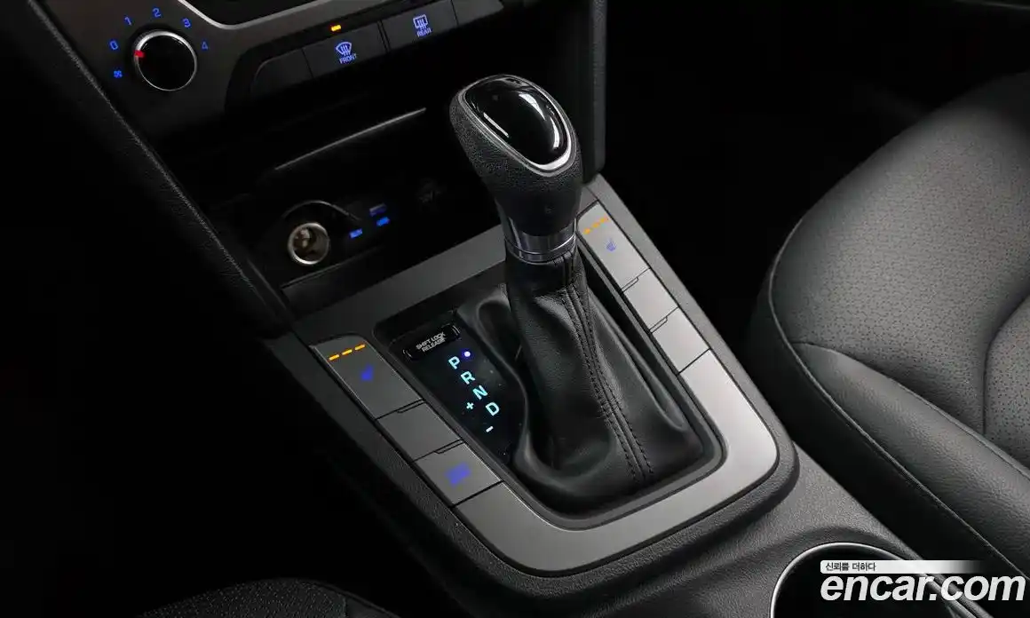 Hyundai Avante 2017 1.6 Автомат в Москве № 714295, фото 9