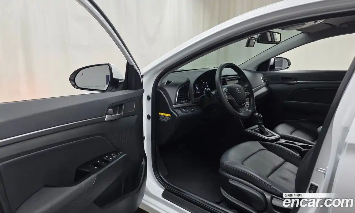 Hyundai Avante 2017 1.6 Автомат в Москве № 714295, фото 10