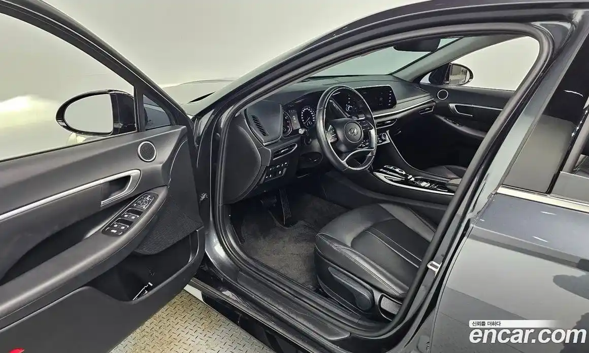 Hyundai Sonata 2023 2.0 Автомат в Москве № 714298, фото 11