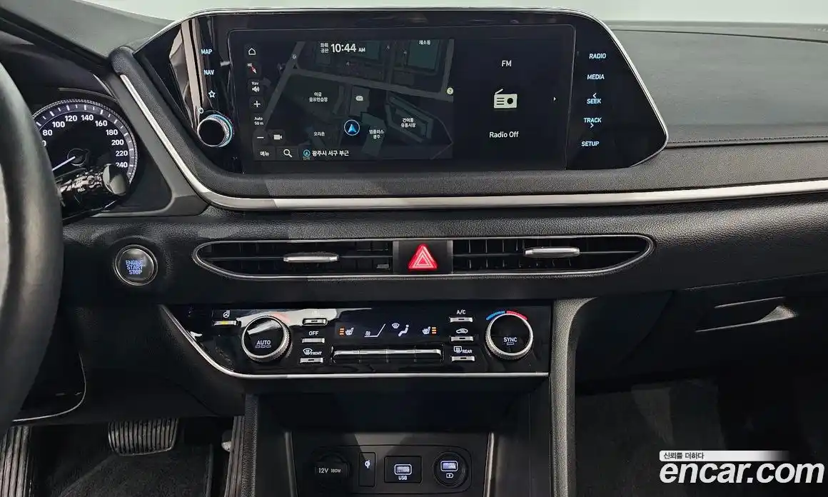 Hyundai Sonata 2023 2.0 Автомат в Москве № 714298, фото 14