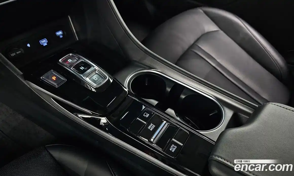 Hyundai Sonata 2023 2.0 Автомат в Москве № 714298, фото 9