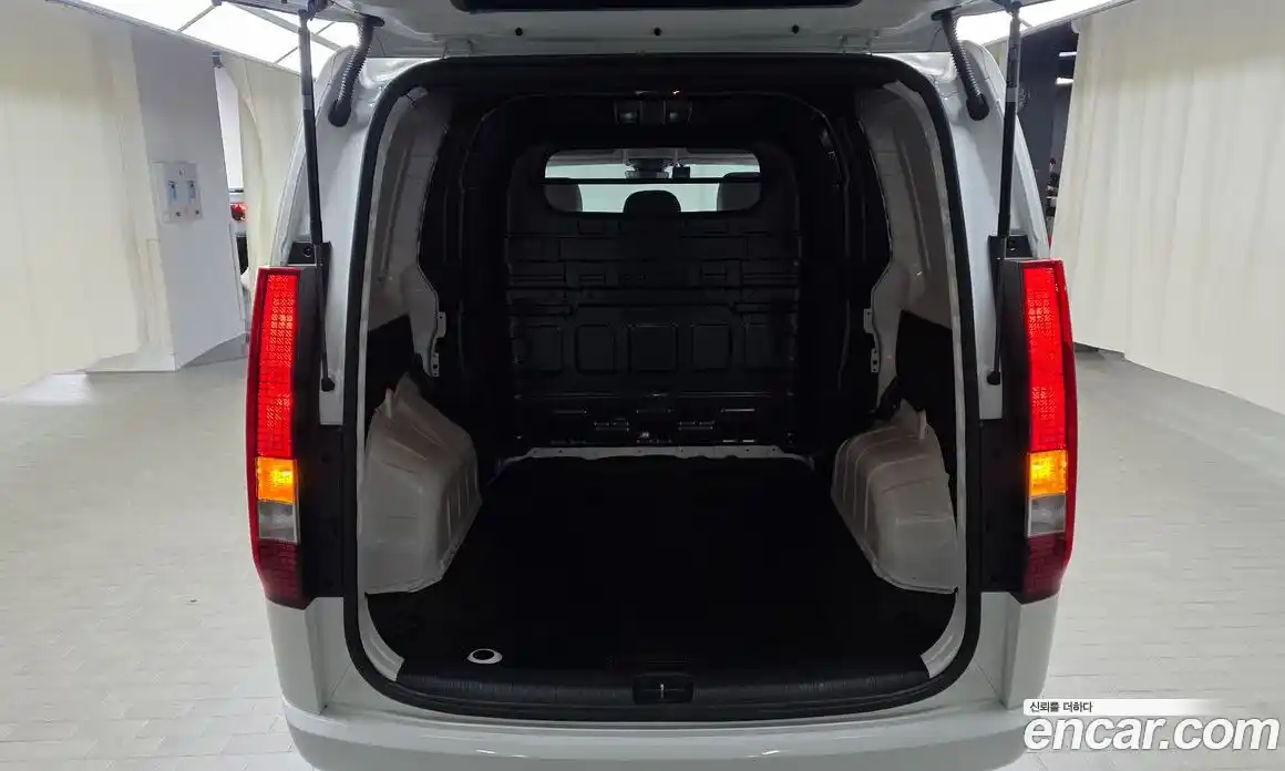 Hyundai Staria 2023 2.2 Автомат в Москве № 715073, фото 20