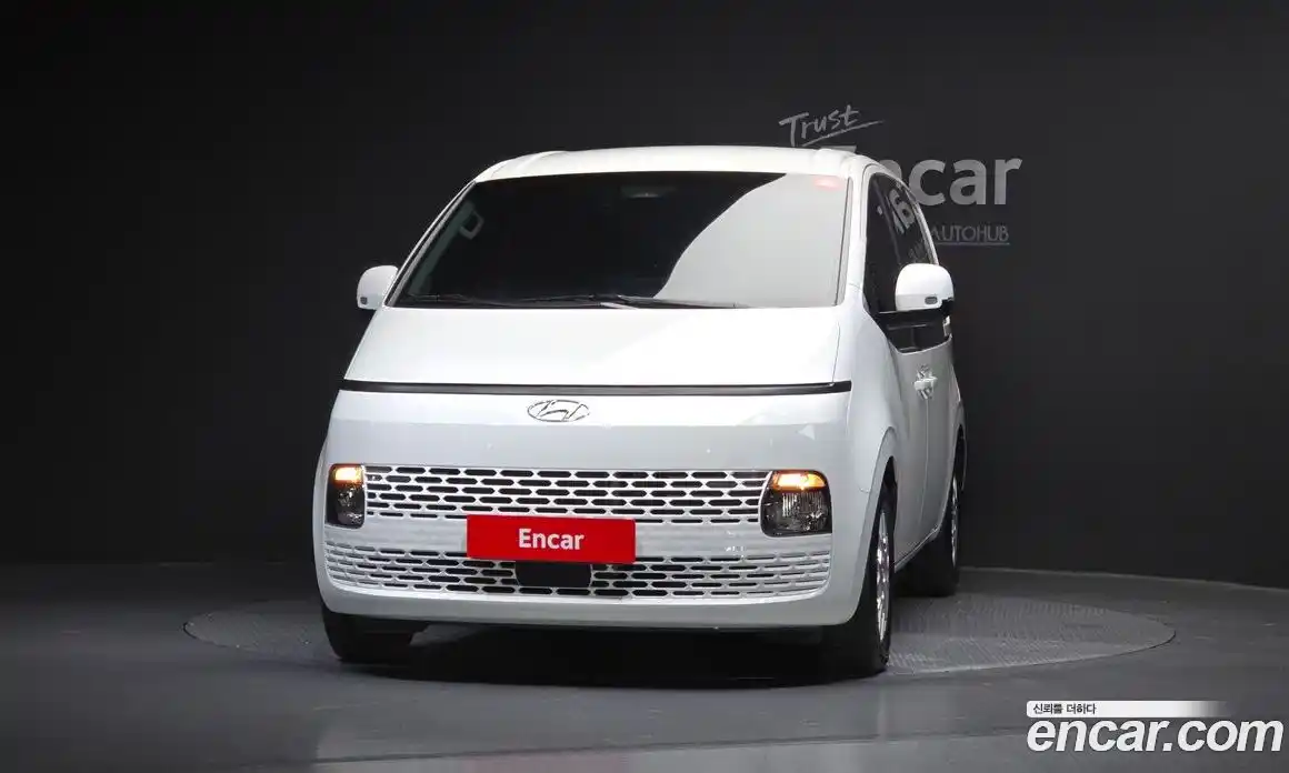 Hyundai Staria 2023 2.2 Автомат в Москве № 715073, фото 3