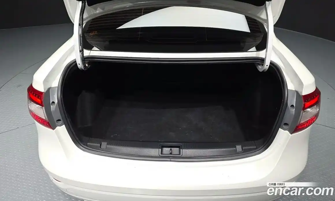 Renault SM3 2016 1.6 Автомат в Москве № 715170, фото 20