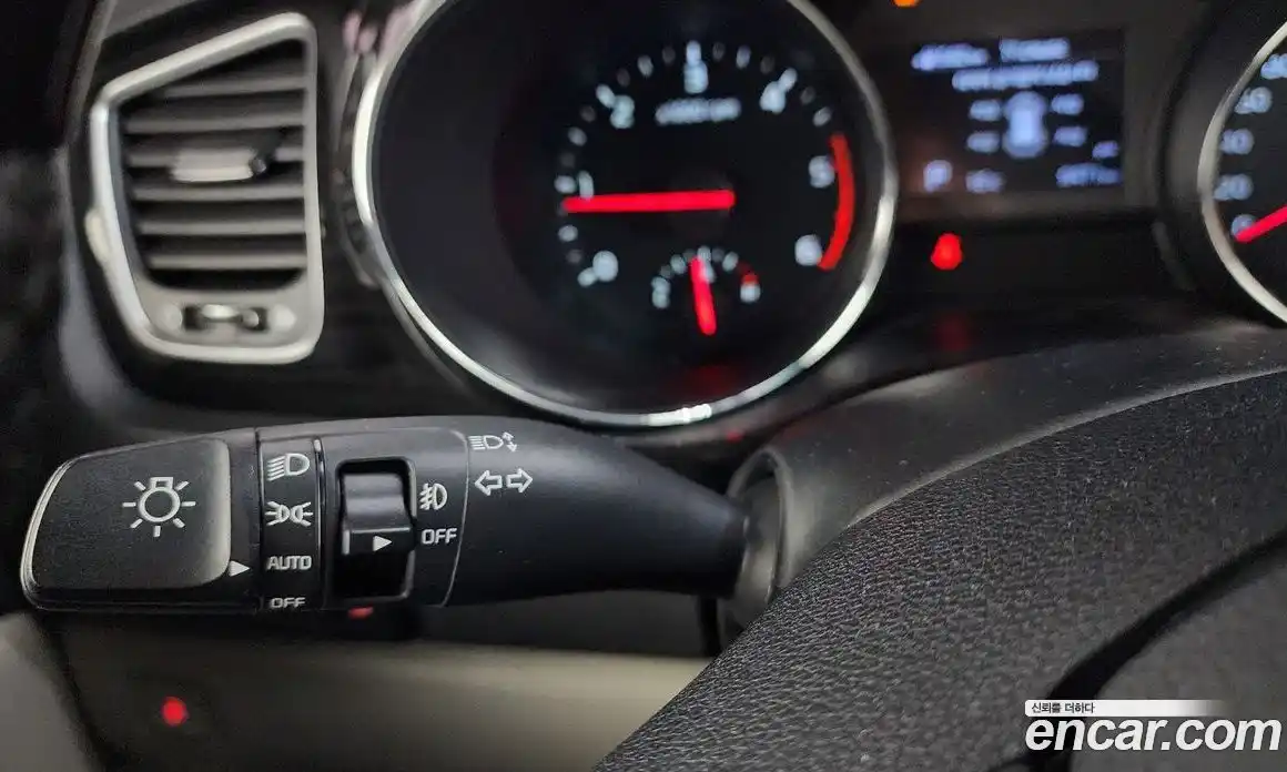 Kia Canival 2018 2.2 Автомат в Москве № 715838, фото 16