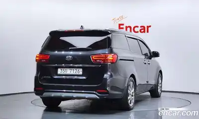 Kia Canival 2018 2.2 Автомат в Москве № 715838, миниатюра 2