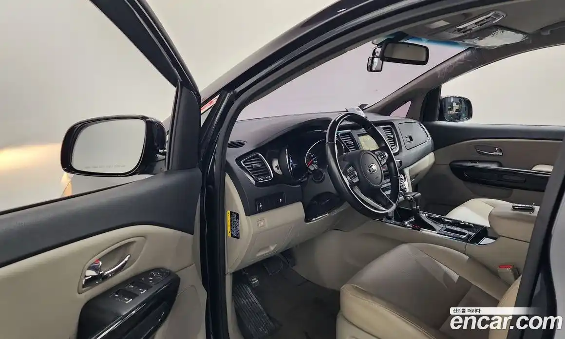 Kia Canival 2018 2.2 Автомат в Москве № 715838, фото 10