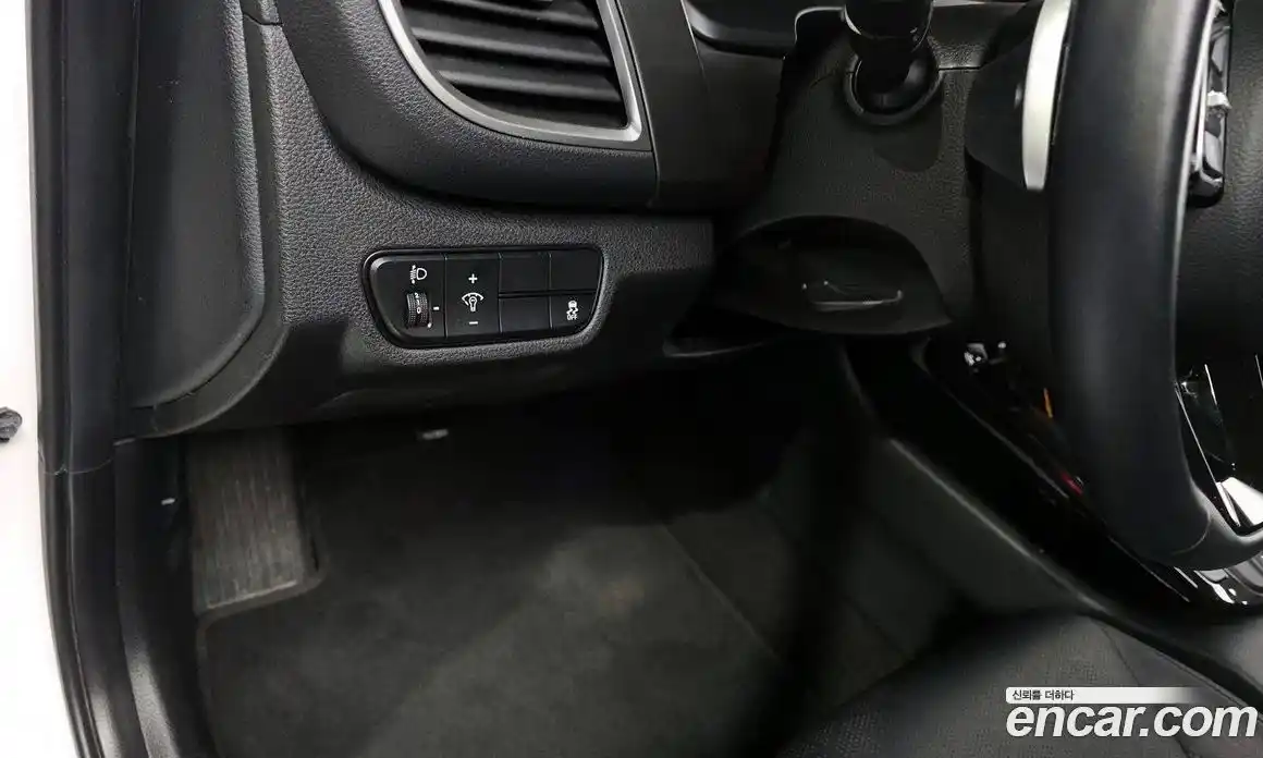 Kia Seltos 2023 1.6 Автомат в Москве № 716423, фото 17