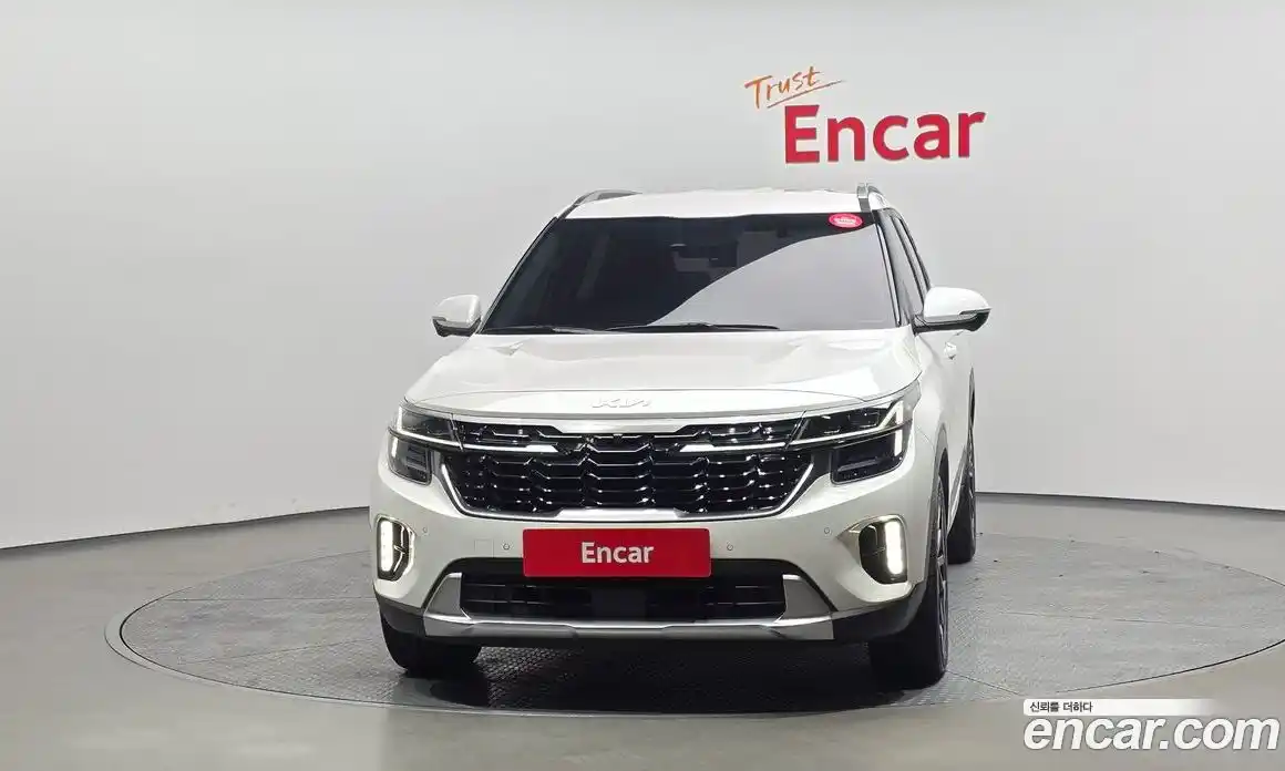 Kia Seltos 2023 1.6 Автомат в Москве № 716423, фото 3