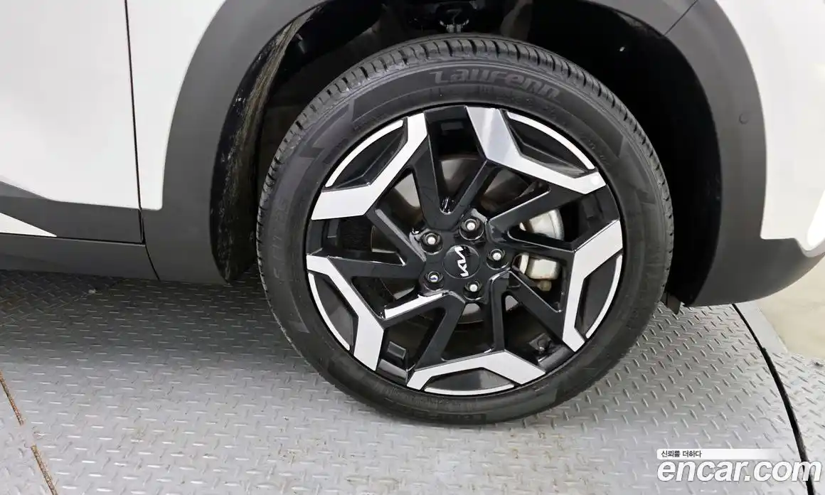 Kia Seltos 2023 1.6 Автомат в Москве № 716423, фото 5