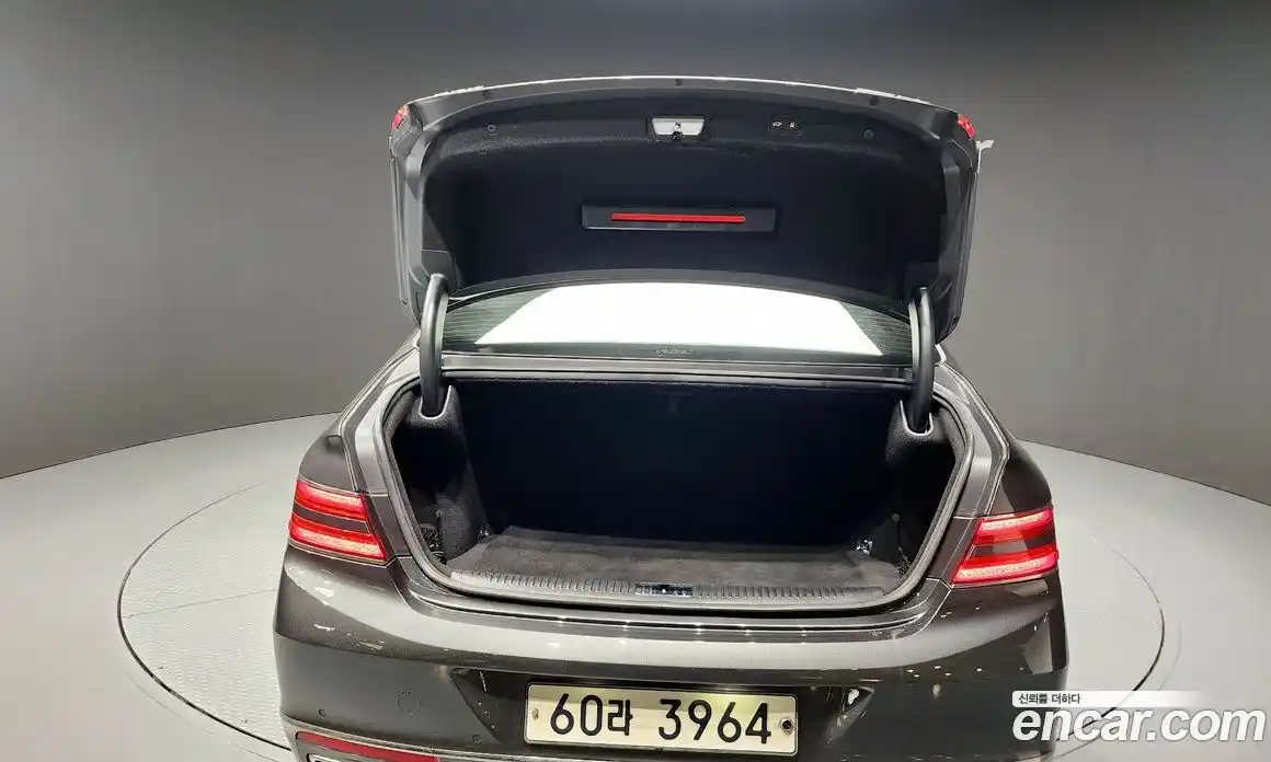 Genesis G90 2019 3.8 Автомат в Москве № 717090, фото 20