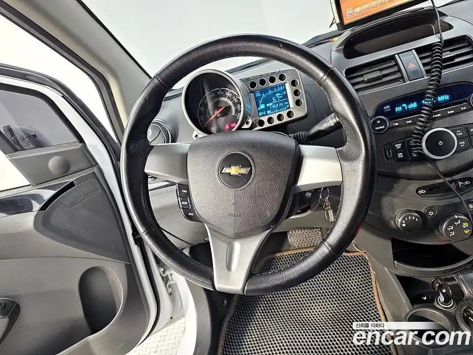Chevrolet Spark 2012 1.0 Автомат в Москве № 719512, фото 12