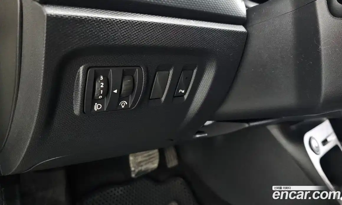 Renault QM3 2014 1.5 Автомат в Москве № 720053, фото 17