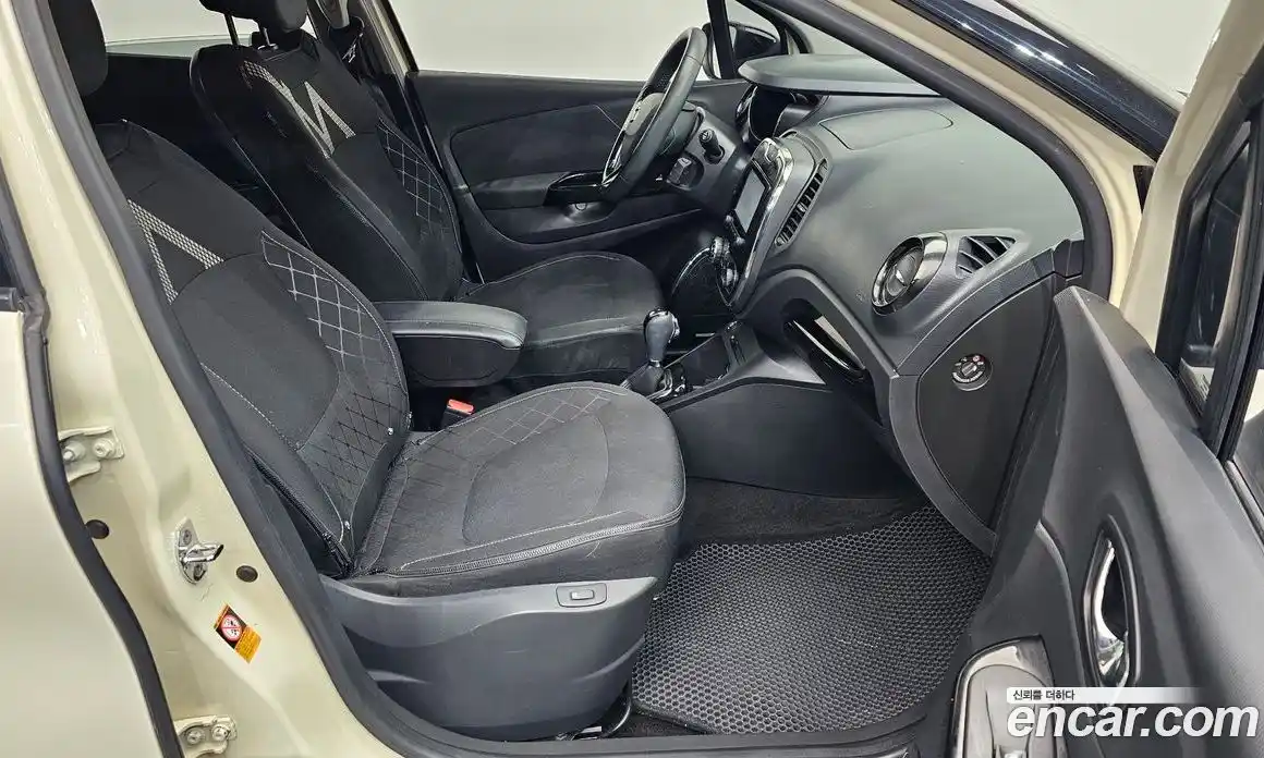 Renault QM3 2014 1.5 Автомат в Москве № 720053, фото 10