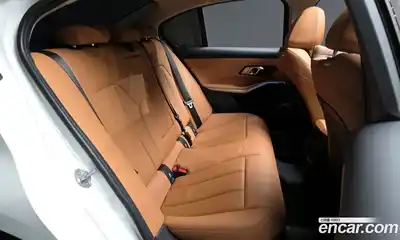 BMW 3-Series 2025 2.0 гидро в Москве № 720322, миниатюра 12