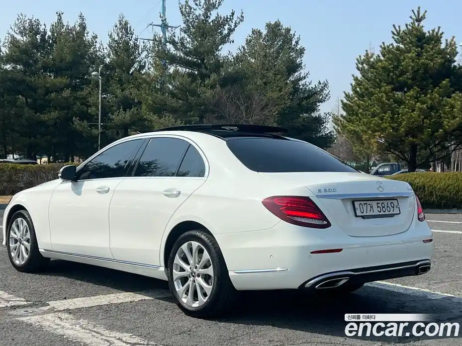 Mercedes-Benz E-Class 2019 2.0 Автомат в Москве № 721821, фото 5