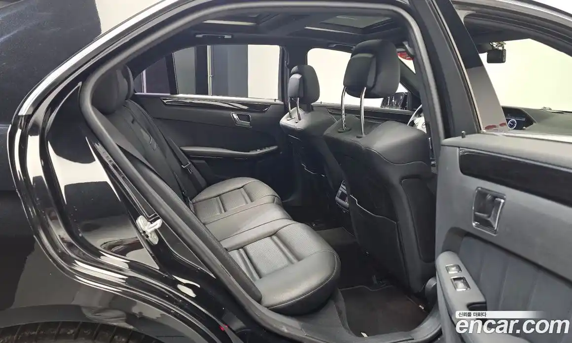 Mercedes-Benz E-Class 2010 6.2 Автомат в Москве № 722416, фото 12