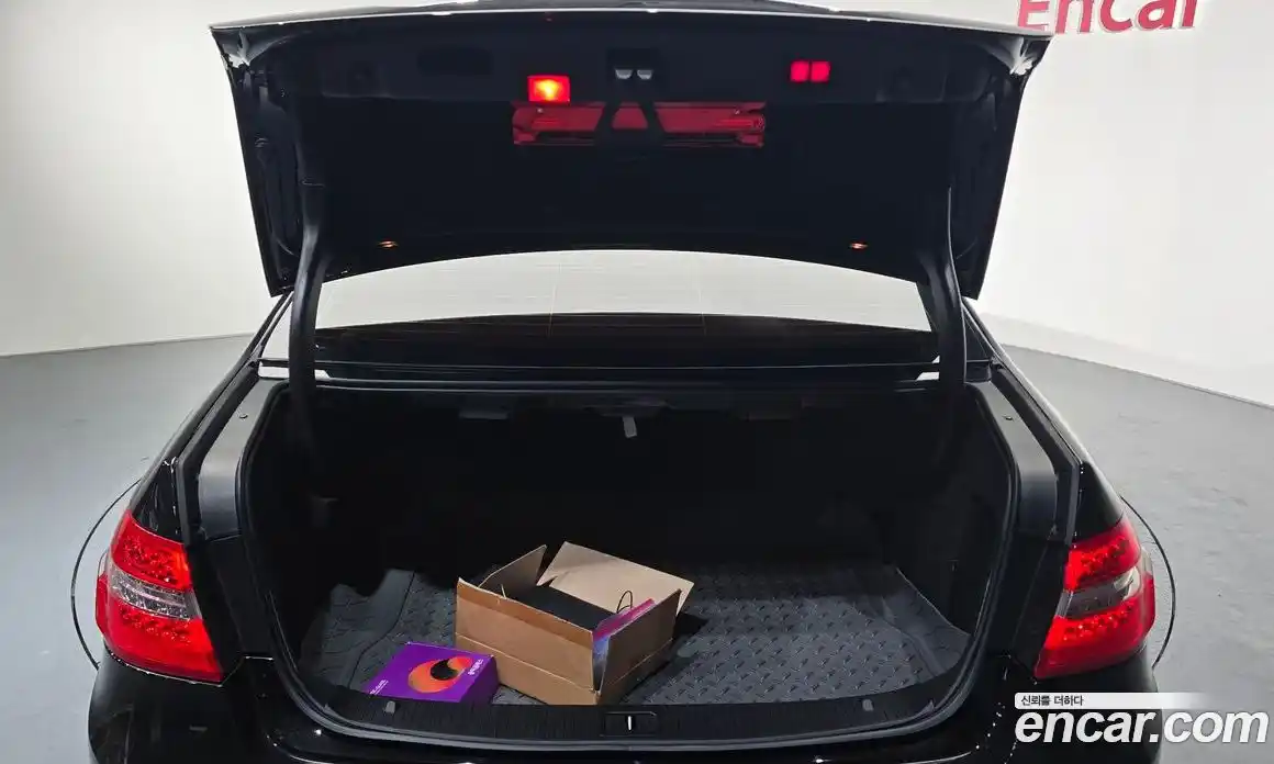 Mercedes-Benz E-Class 2010 6.2 Автомат в Москве № 722416, фото 20