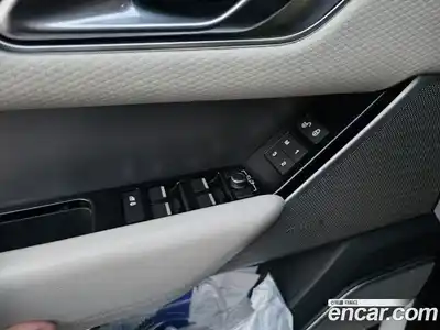 Land Rover Range-Rover Velar 2018 2.0 Автомат в Москве № 724606, миниатюра 6