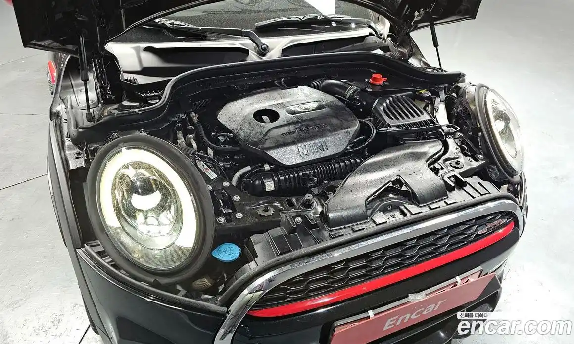 Mini Cooper 2017 2.0 Автомат в Москве № 724902, фото 6