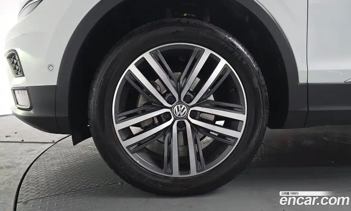 Volkswagen Tiguan 2020 2.0 Автомат в Москве № 725116, фото 5