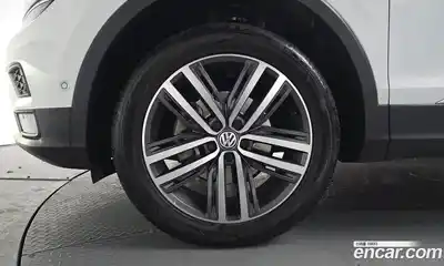 Volkswagen Tiguan 2020 2.0 Автомат в Москве № 725116, миниатюра 5