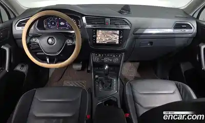 Volkswagen Tiguan 2020 2.0 Автомат в Москве № 725116, миниатюра 7