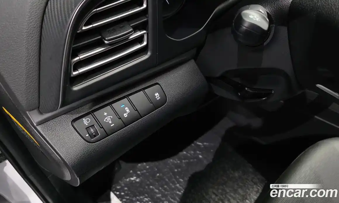 Hyundai Avante 2020 1.6 Автомат в Москве № 745360, фото 17