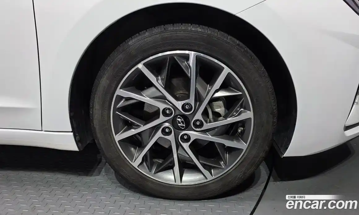 Hyundai Avante 2020 1.6 Автомат в Москве № 745360, фото 5