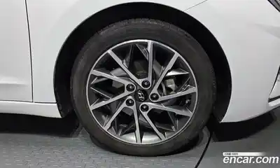 Hyundai Avante 2020 1.6 Автомат в Москве № 745360, миниатюра 5