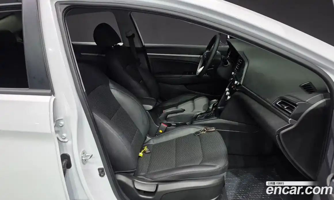 Hyundai Avante 2020 1.6 Автомат в Москве № 745360, фото 10