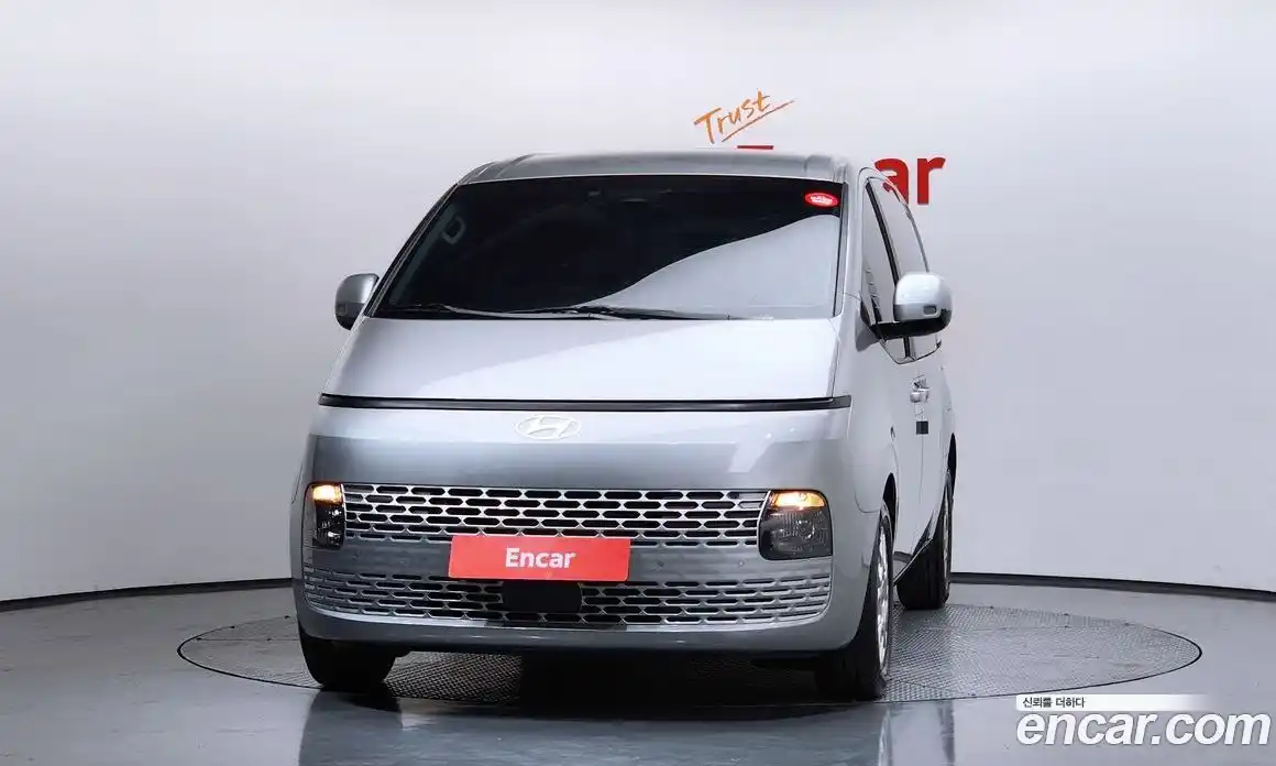 Hyundai Staria 2024 3.5 Автомат в Москве № 745796, фото 3