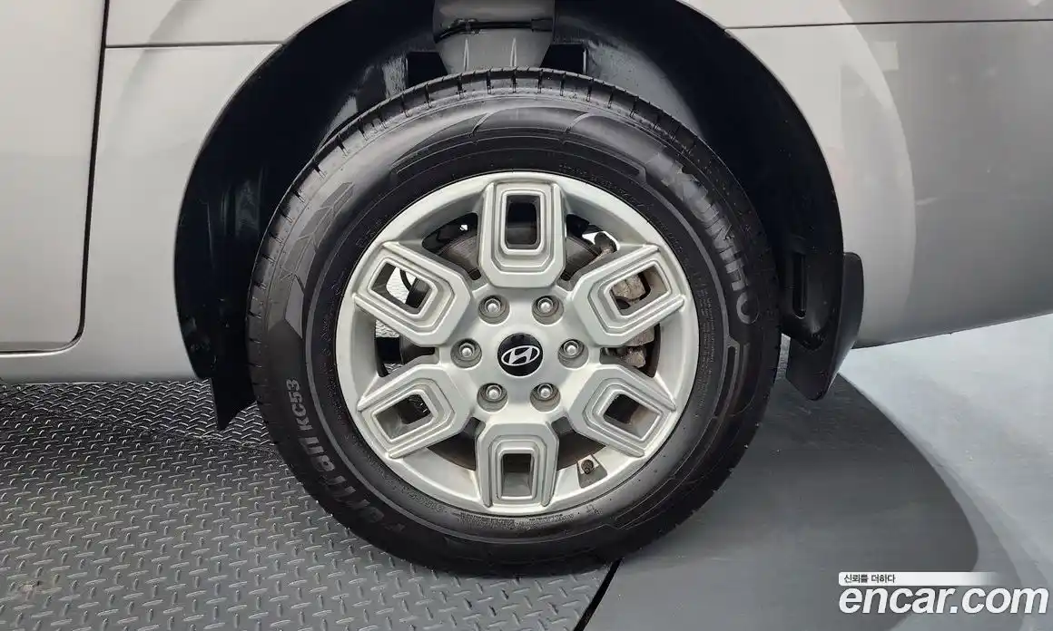 Hyundai Staria 2024 3.5 Автомат в Москве № 745796, фото 5