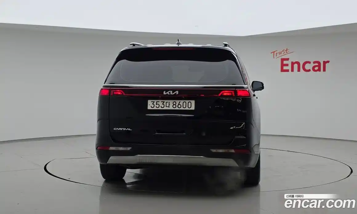 Kia Canival 2023 3.5 Автомат в Москве № 746221, фото 4