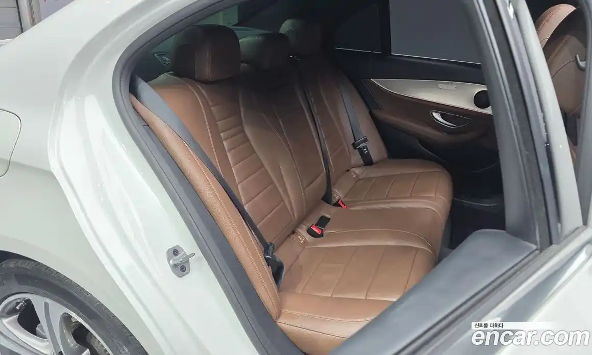 Mercedes-Benz E-Class 2019 2.0 Автомат в Москве № 749200, фото 12