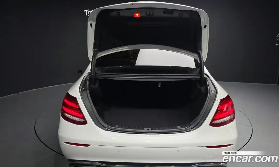 Mercedes-Benz E-Class 2019 2.0 Автомат в Москве № 749200, фото 20