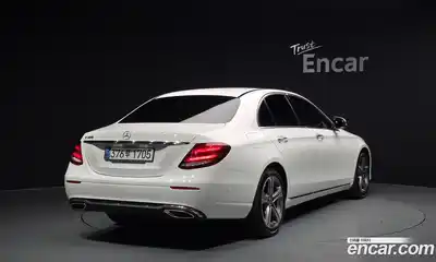 Mercedes-Benz E-Class 2019 2.0 Автомат в Москве № 749200, миниатюра 2