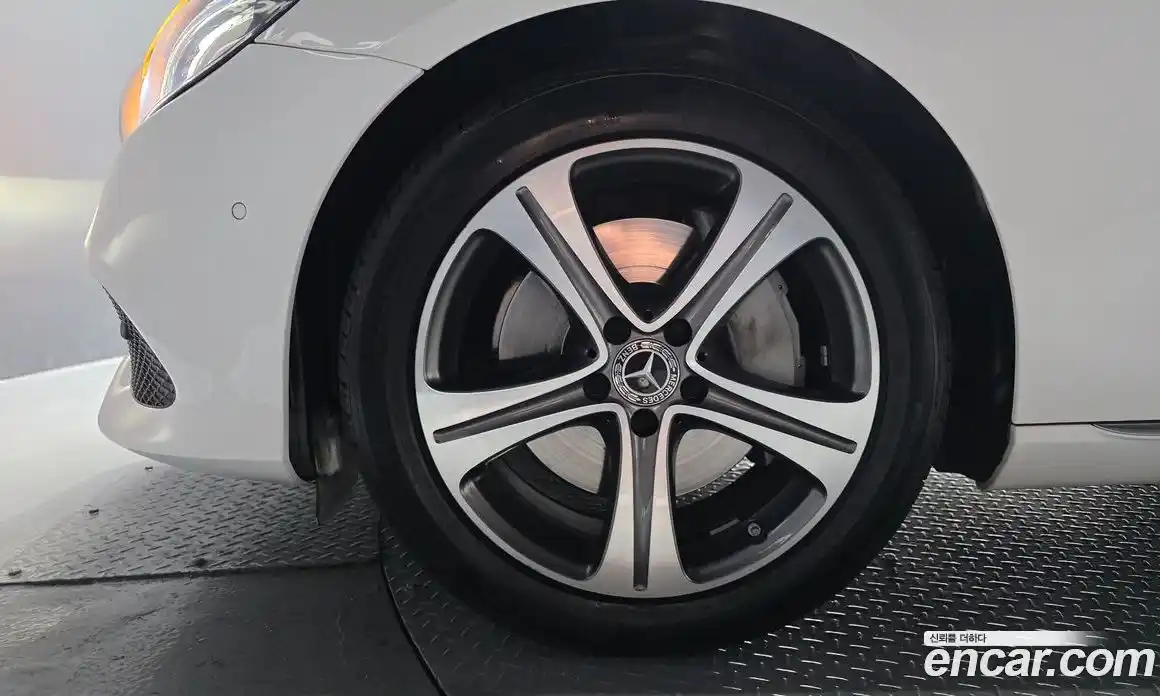 Mercedes-Benz E-Class 2019 2.0 Автомат в Москве № 749200, фото 5